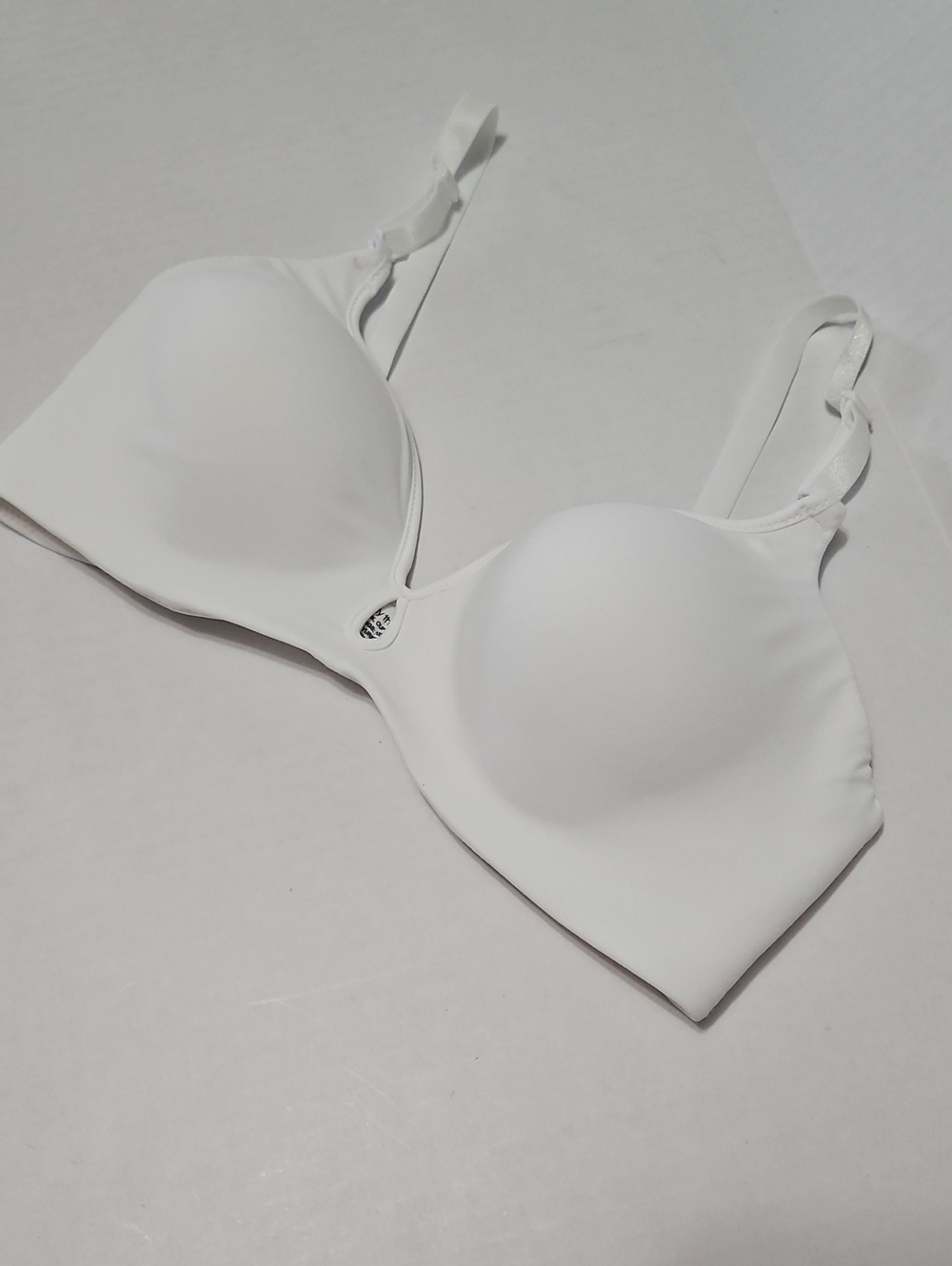 Barely There Seamless Wireless White T-Shirt Bra - Women's Intimates Size 34C